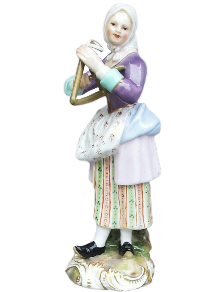マイセン　人形　パリの物売りシリーズ　トライアングルを持つ女性